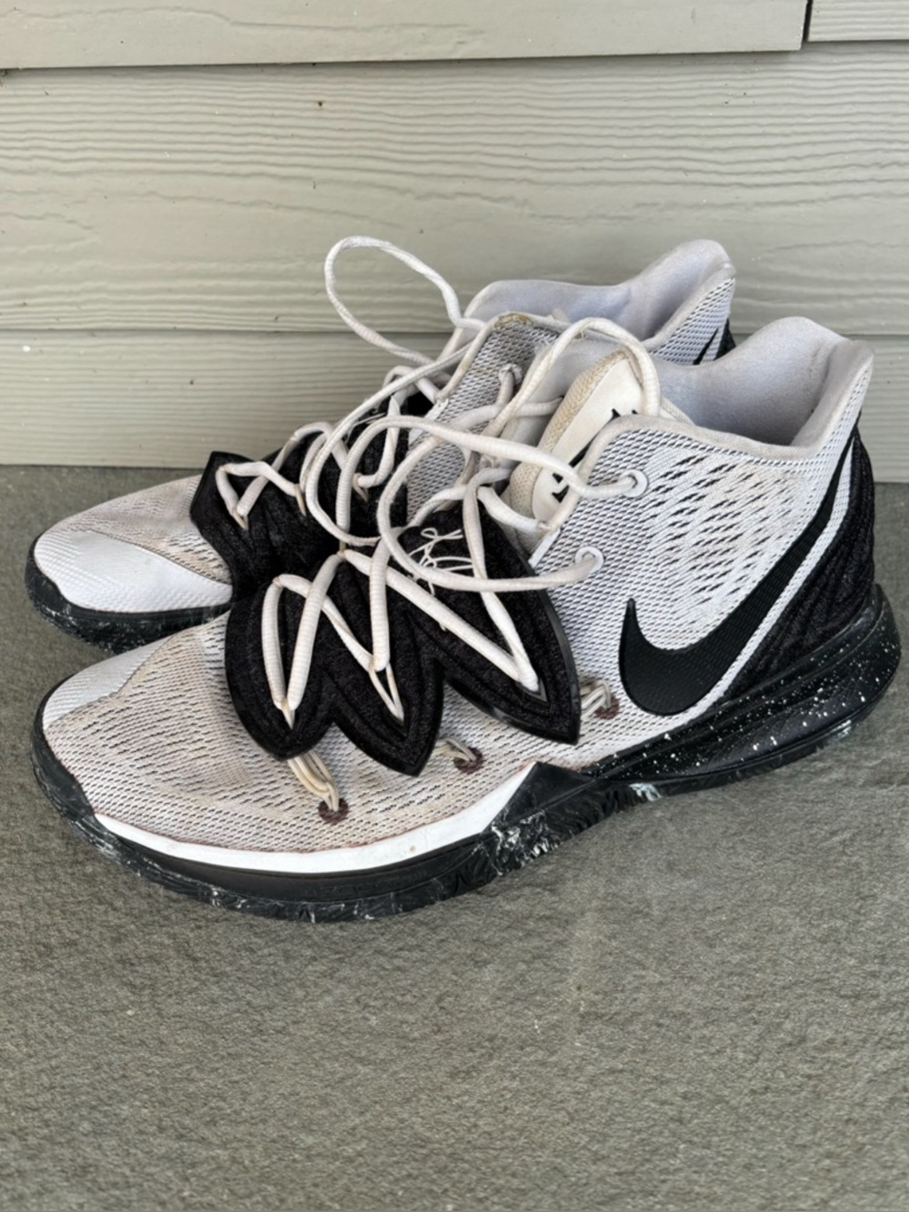 Nike Kyrie 5 ‘Cookies & Cream’ Basketball Sneakers